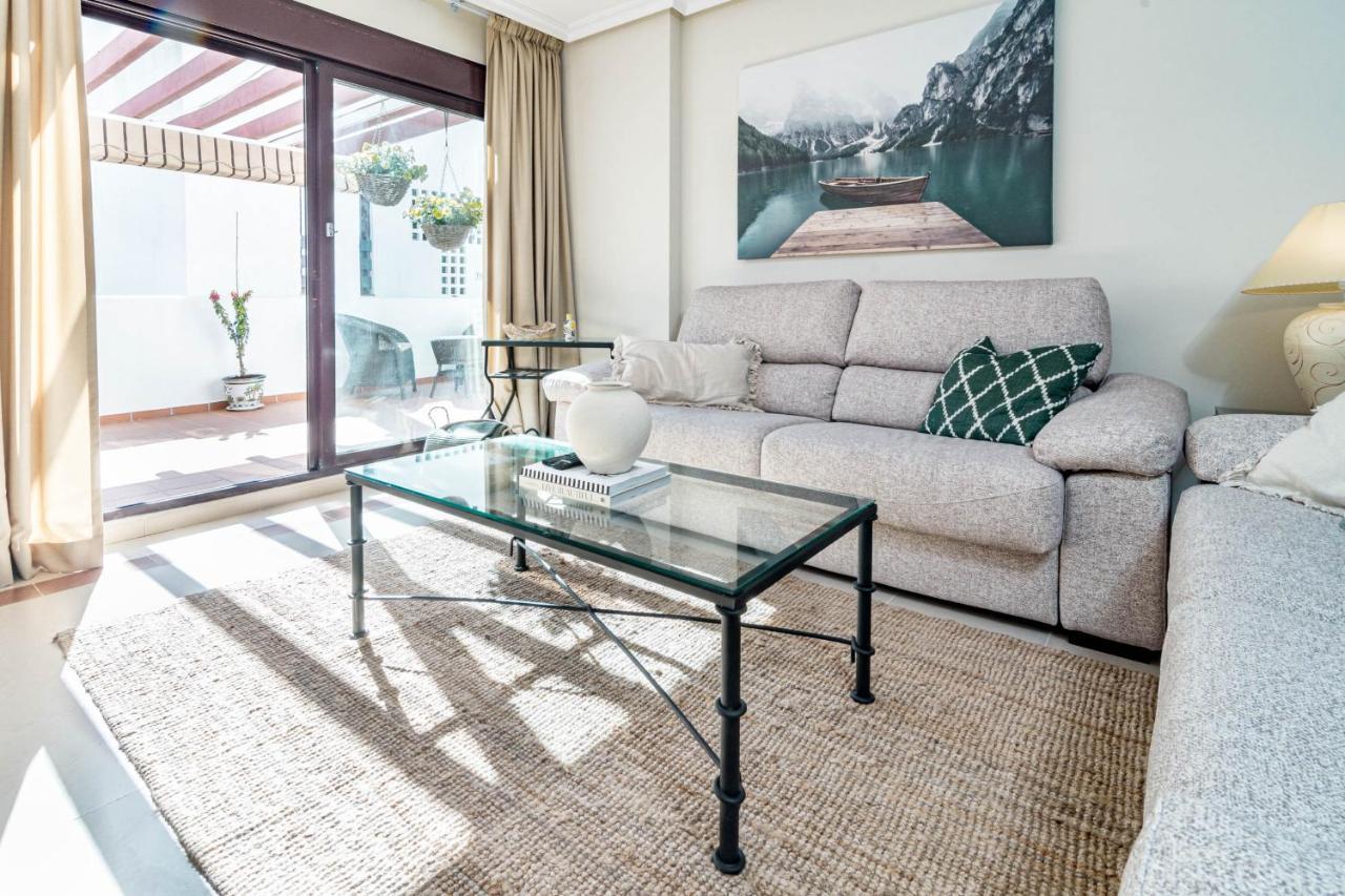 Apartment Amazing 2-bedroom Retreat In Nueva Andalucia, Steps From Centro Plaza Marbella