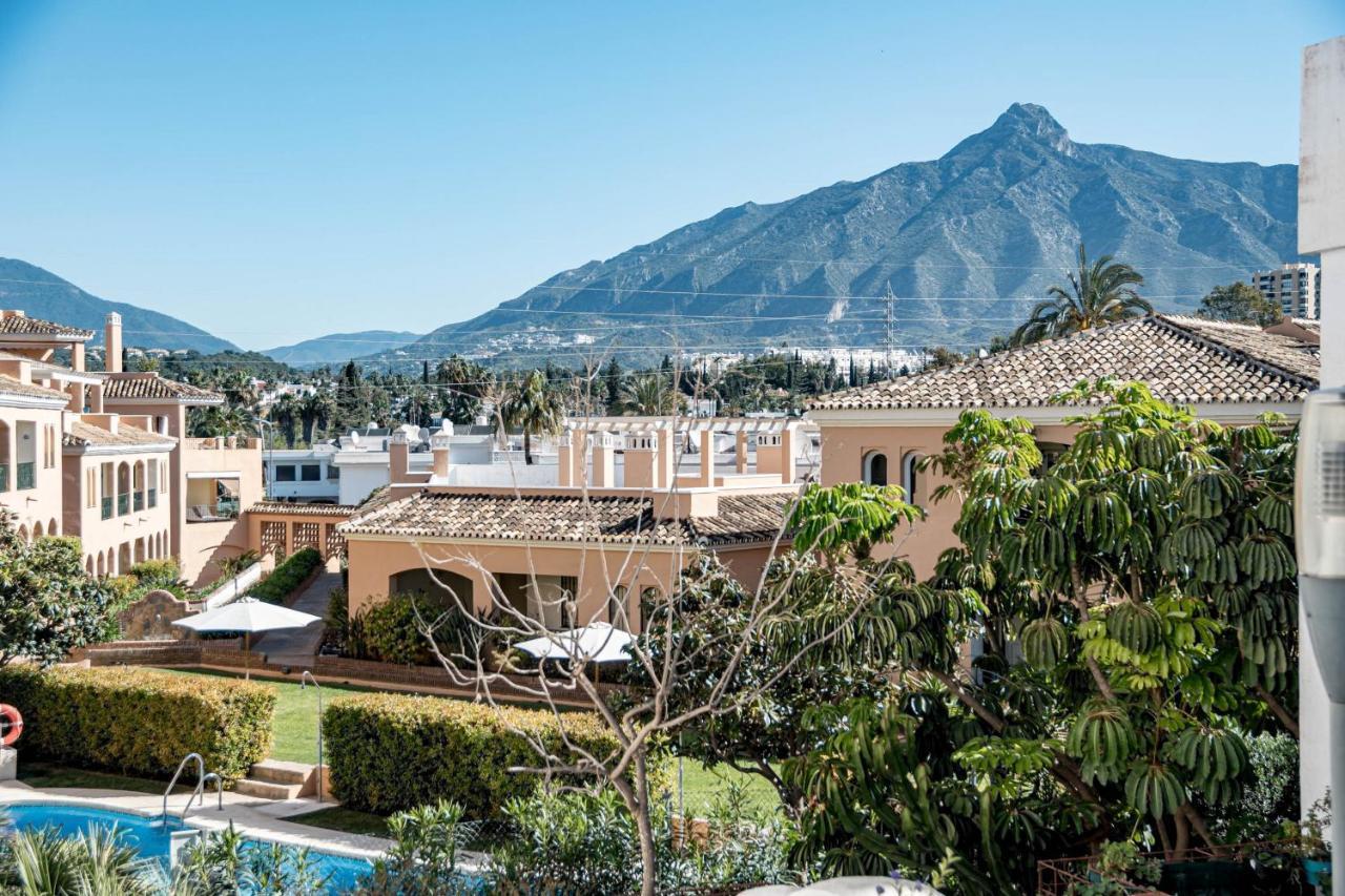 Amazing 2-bedroom Retreat In Nueva Andalucia, Steps From Centro Plaza Appartement Marbella